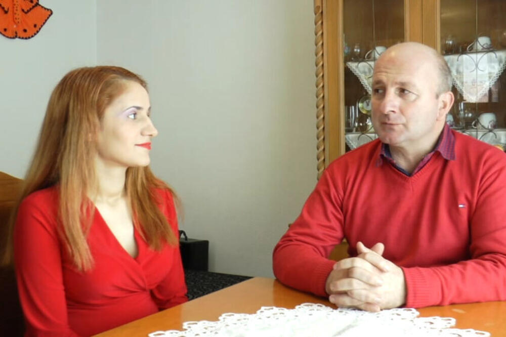 Profesor iz Ivanjice primio nepoznatu Albanku u kuću: Prvi put je video u životu, nije ni slutio šta će mu prirediti - featured image Profesor iz Ivanjice primio nepoznatu Albanku u kuću: Prvi put je video u životu, nije ni slutio šta će mu prirediti - featured image