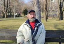 DRAGOMIR BIO DIREKTOR LANCA PRODAVNICA, SADA JE BESKUĆNIK: Strašni su i glad i zima! Šta da kažem, a da ne zaplačem POTRESNA PRIČA DRAGOMIR BIO DIREKTOR LANCA PRODAVNICA, SADA JE BESKUĆNIK: Strašni su i glad i zima! Šta da kažem, a da ne zaplačem POTRESNA PRIČA - featured image