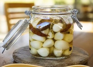 OBAVEZNO ZAPIŠITE RECEPT: Jako moćan lijek protiv bolova u kičmi i zglobovima koji će vam 100% pomoći… OBAVEZNO ZAPIŠITE RECEPT: Jako moćan lijek protiv bolova u kičmi i zglobovima koji će vam 100% pomoći… - featured image