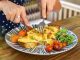 Evo šta žene poslije 60. godine obavezno moraju jesti za jače kosti: Pogledajte spisak svih namirnica po savjetu nutricioniste Evo šta žene poslije 60. godine obavezno moraju jesti za jače kosti: Pogledajte spisak svih namirnica po savjetu nutricioniste - featured image