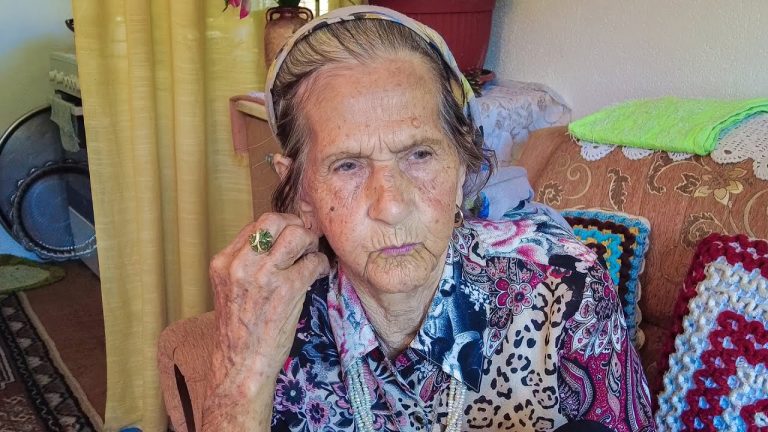 Bosanka ima 93 godine i puca od zdravlja: “Nikad nisam imala masnoću i visok pritisak jer svako jutro radim ovo” - featured image Bosanka ima 93 godine i puca od zdravlja: “Nikad nisam imala masnoću i visok pritisak jer svako jutro radim ovo” - featured image